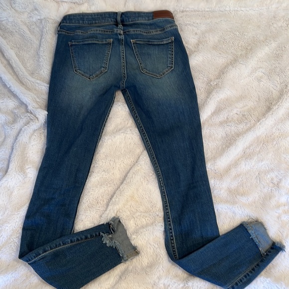 Hollister size 0 distressed jeans - Picture 6 of 6